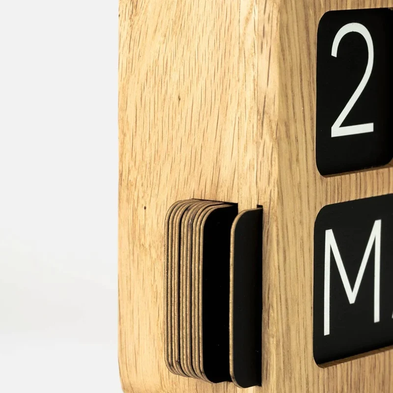 KERBHOLZ Tischkalender aus Massivholz "EWIKK"