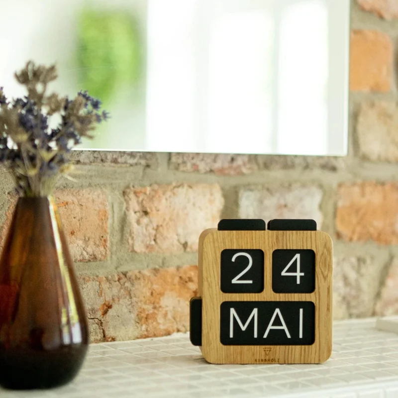 KERBHOLZ Tischkalender aus Massivholz "EWIKK"