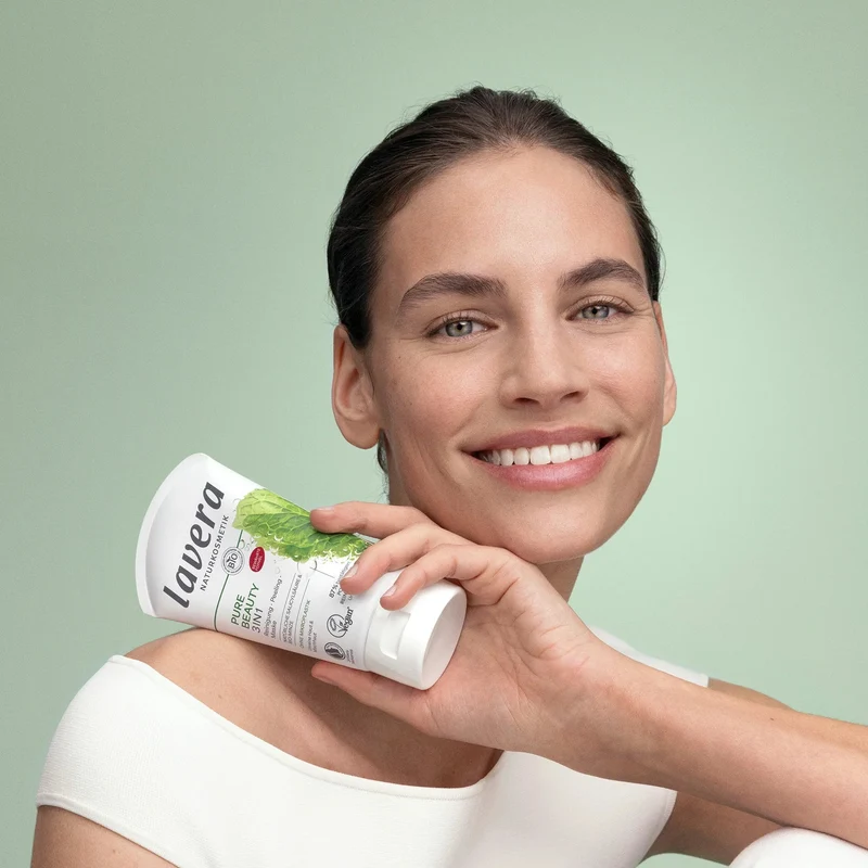 lavera Pure Beauty 3in1 Reinigung Peeling Maske 125ml