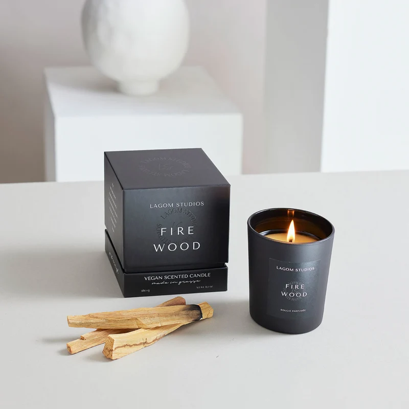 LAGOM STUDIOS Winter Duftkerze "Fire Wood" 180 g